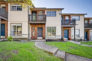1824 River Crossing Cir in Austin, TX - Building Photo