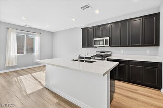 2870 Gaffer Film St in Las Vegas, NV - Building Photo - Building Photo