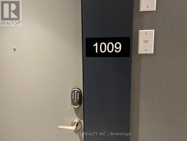 property at 50 Upper Mall Wy