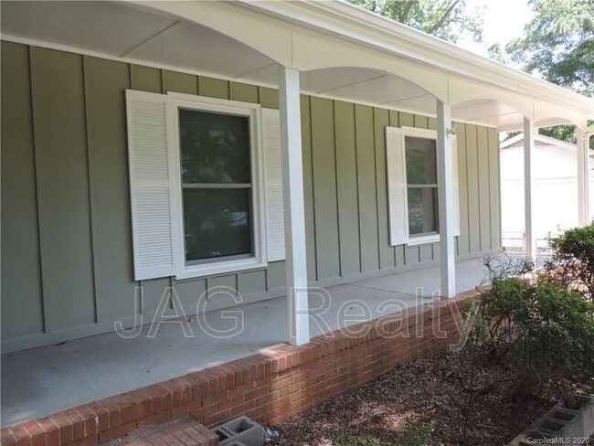 841 Carrington Dr in Charlotte, NC - Building Photo - Building Photo