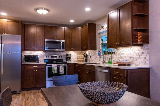 property at 5289 N Andrews Ave