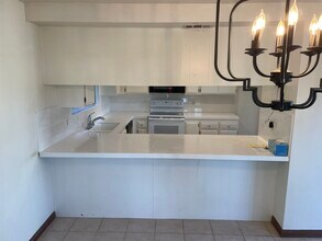 7537 Jerez Ct, Unit Jerez in Carlsbad, CA - Building Photo - Building Photo