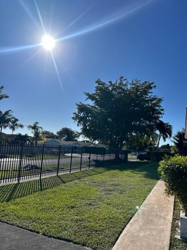 17330 SW 109th Ave in Miami, FL - Building Photo - Building Photo