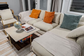 4989 Randlett Dr in La Mesa, CA - Building Photo - Building Photo