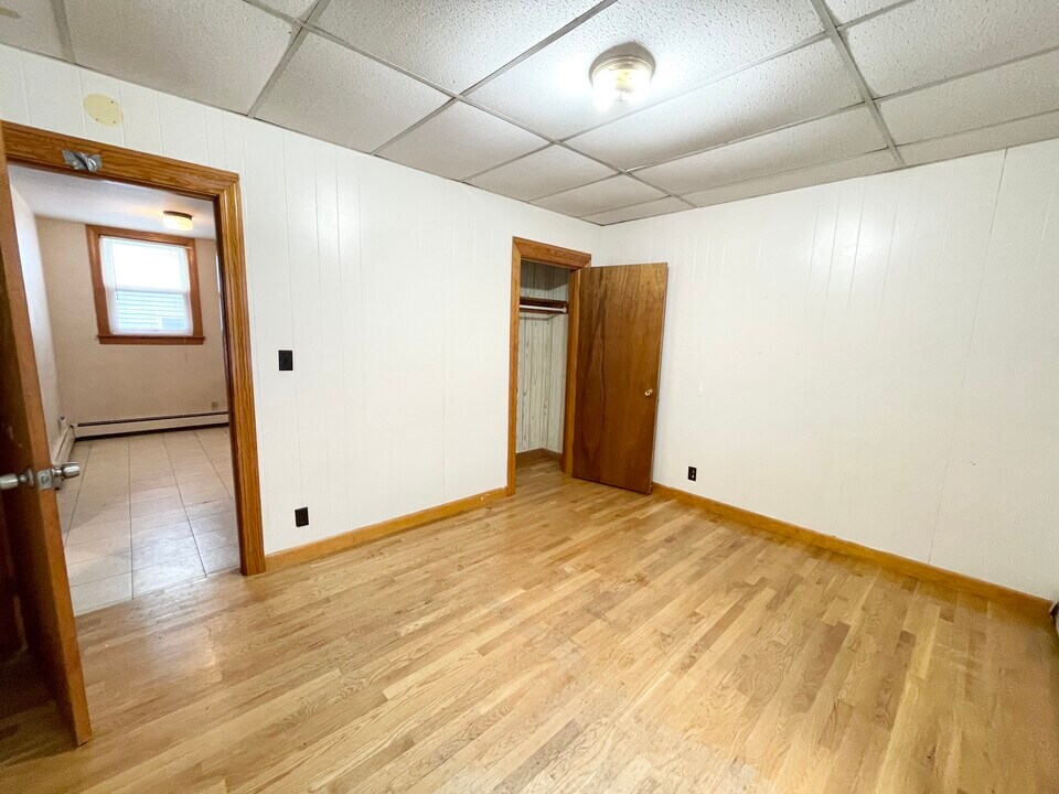 5 Oswald St, Unit 2 in Boston, MA - Building Photo