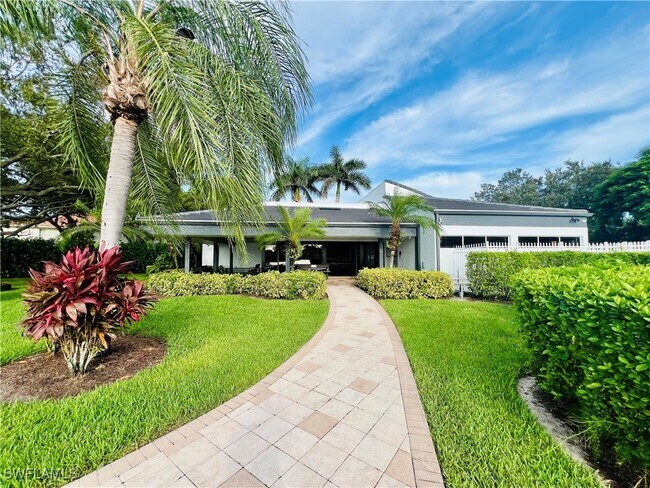 property at 613 Squire Cir