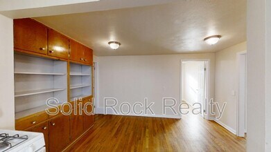 2437 E St Vrain St in Colorado Springs, CO - Building Photo - Building Photo