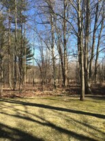 367 Belwood Ave, Unit Upstairs in Colchester, VT - Building Photo