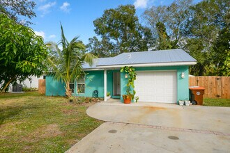 2386 28th Ave SW in Vero Beach, FL - Building Photo - Building Photo