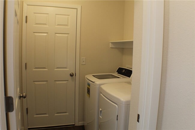 property at 1078 E Sparrow Cir