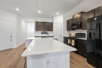 330 Buenos Aires in Kyle, TX - Building Photo - Building Photo