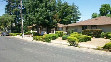 307-315 E 13th St in Antioch, CA - Building Photo - Building Photo