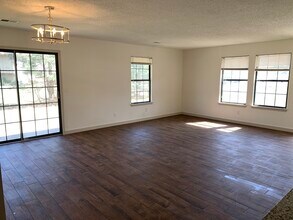 518 SE Lee Haven Dr in Lee's Summit, MO - Building Photo - Building Photo