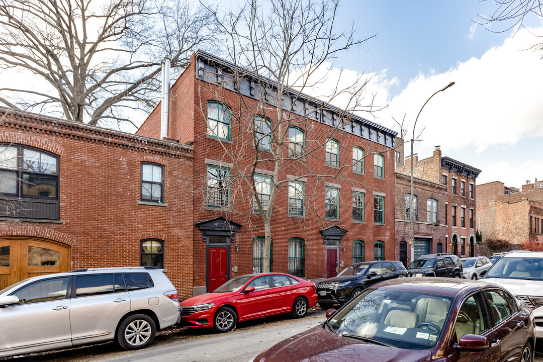 434 Waverly Ave in Brooklyn, NY - Foto de edificio