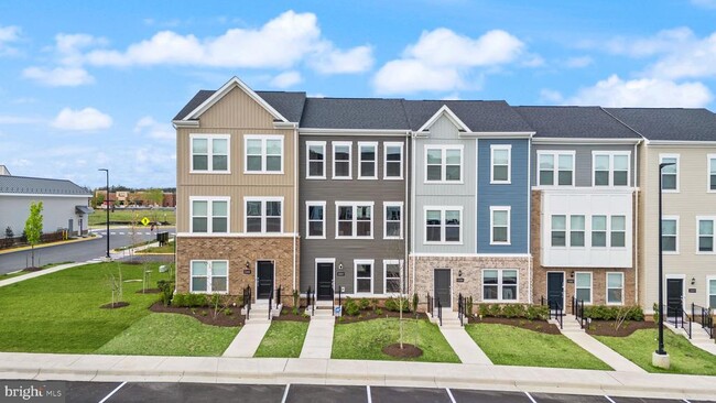 15003 Jaxton Sq Ln in Haymarket, VA - Building Photo - Building Photo