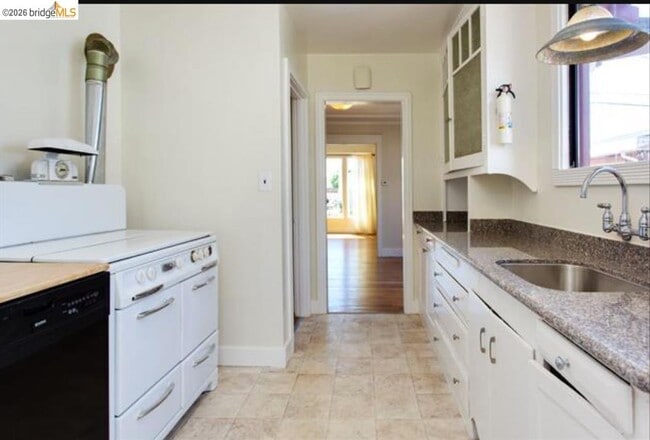 2317 65th Ave in Oakland, CA - Building Photo - Building Photo