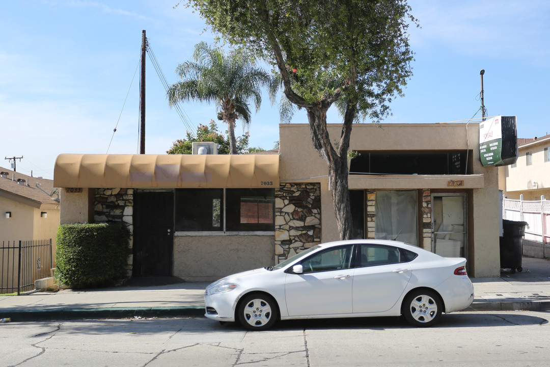 7031-7033 Pickering Ave in Whittier, CA - Building Photo