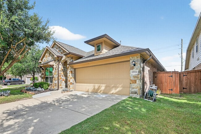 19334 N Cottonwood Green Ln in Cypress, TX - Foto de edificio - Building Photo