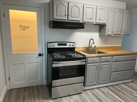 36 N Main St, Unit 6 in Shenandoah, PA - Building Photo