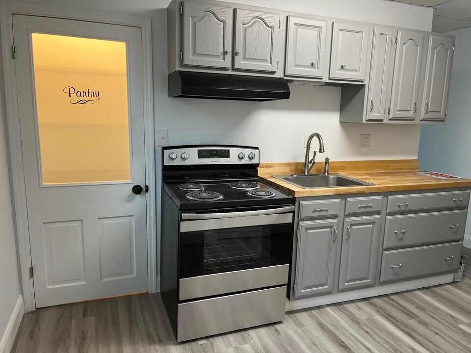 36 N Main St, Unit 6 in Shenandoah, PA - Building Photo