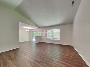 3907 Little Creek Dr in Amelia, OH - Foto de edificio - Building Photo