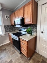 2036 Guilderland Ave in Schenectady, NY - Building Photo - Building Photo