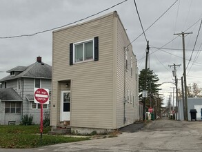 120 Oak St in Rossford, OH - Building Photo - Building Photo