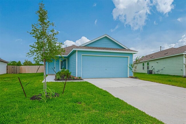 239 Lisa Marie Dr in Angleton, TX - Foto de edificio - Building Photo