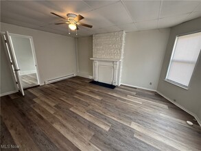 700 W Vine St in Martins Ferry, OH - Building Photo - Building Photo