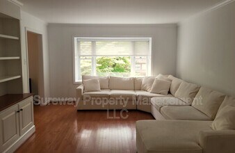 329 Catch Penny Ln in Media, PA - Building Photo - Building Photo