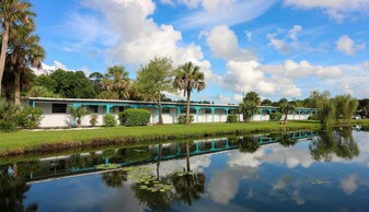 Golden Shores of Jacksonville Apartments