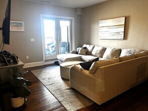 380 W Broadway in Boston, MA - Building Photo - Building Photo