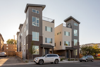 Swedish Townhomes in Englewood, CO - Building Photo - Building Photo