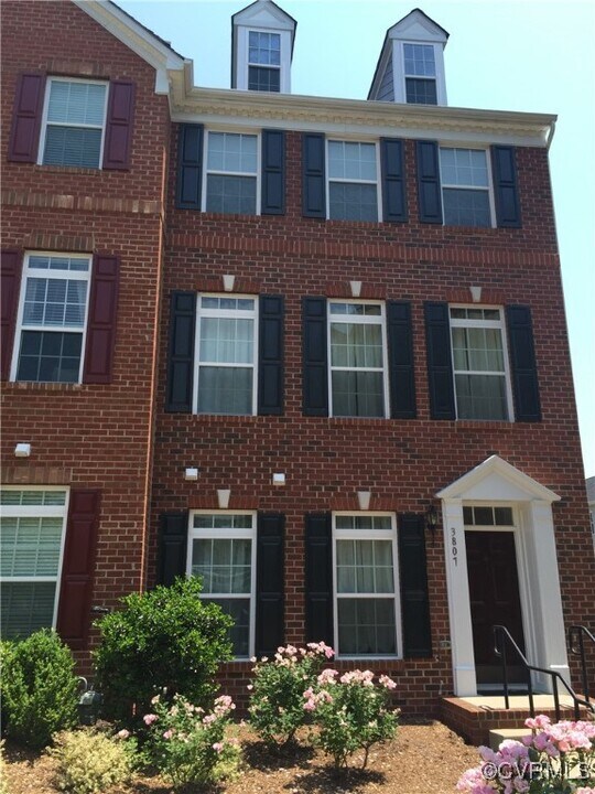 3807 Fish Pond Ln in Glen Allen, VA - Building Photo