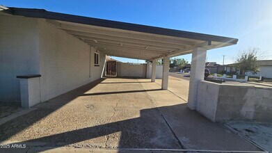 5827 N 22nd Dr in Phoenix, AZ - Building Photo - Building Photo