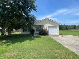 5012 Scotch Pine Ave in Statesboro, GA - Building Photo