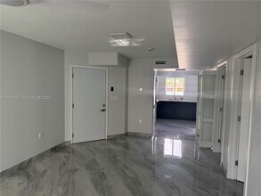 166 NE 70th St in Miami, FL - Building Photo - Building Photo