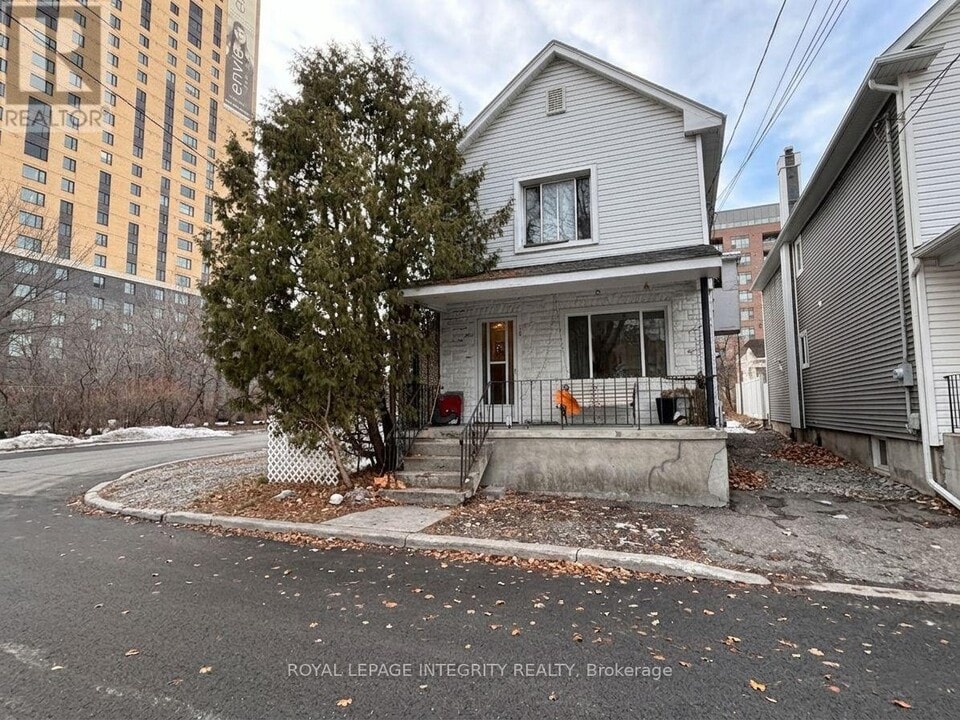 129 Pamilla St in Ottawa, ON - Building Photo