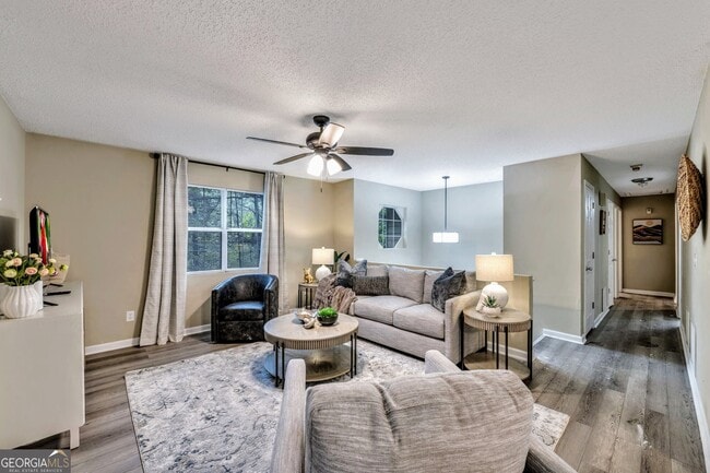 221 Remington Ln in Acworth, GA - Building Photo - Building Photo