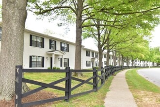 The Colony at the Oaks in Lexington, KY - Foto de edificio - Building Photo