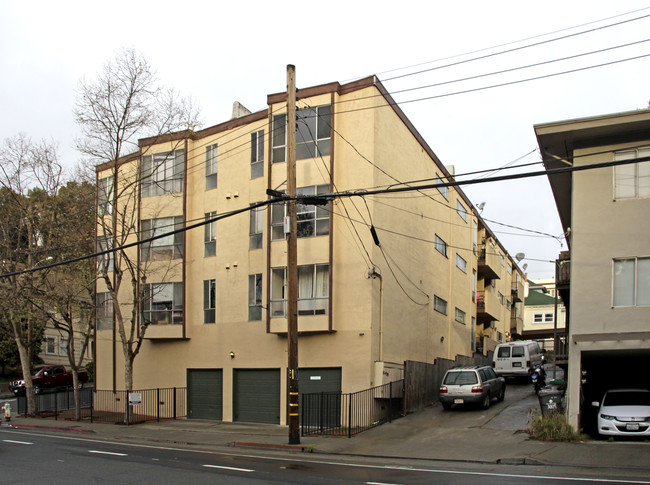 Garland Apartments in Oakland, CA - Foto de edificio - Building Photo