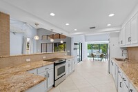 1050 Brooks Ln in Delray Beach, FL - Foto de edificio - Building Photo