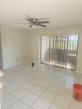 455 NW 210th St in Miami Gardens, FL - Building Photo - Building Photo