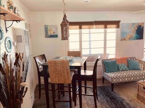 280 Sunset Dr, Unit #2 in Oxnard, CA - Foto de edificio - Building Photo