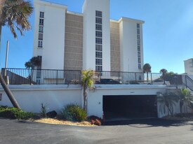 111 S Atlantic Ave in Ormond Beach, FL - Building Photo