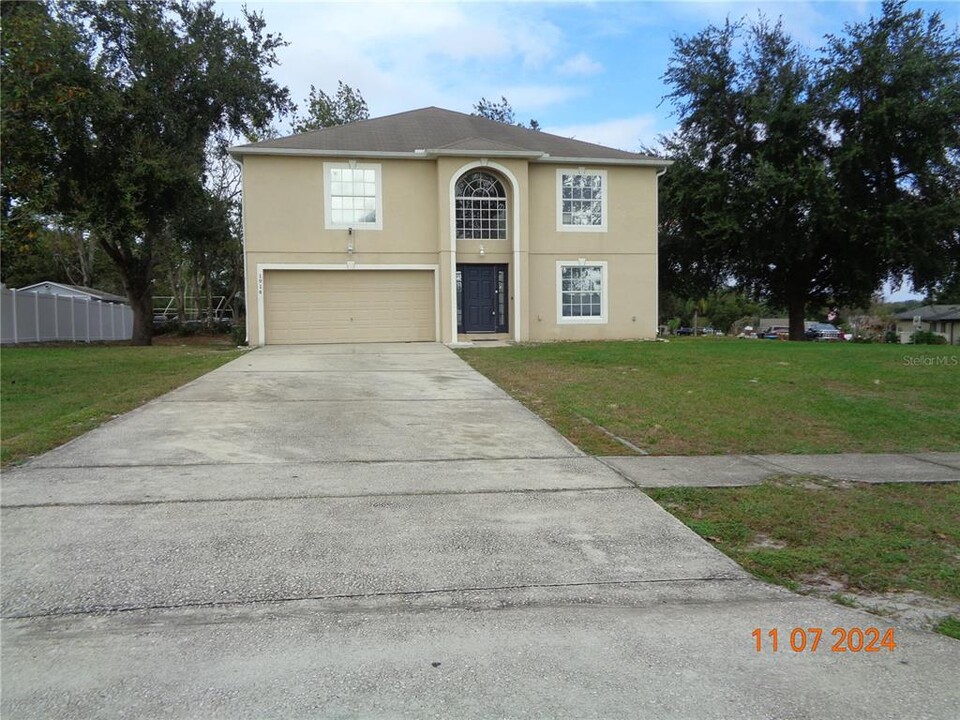 1914 Lynn River Dr in Deltona, FL - Building Photo