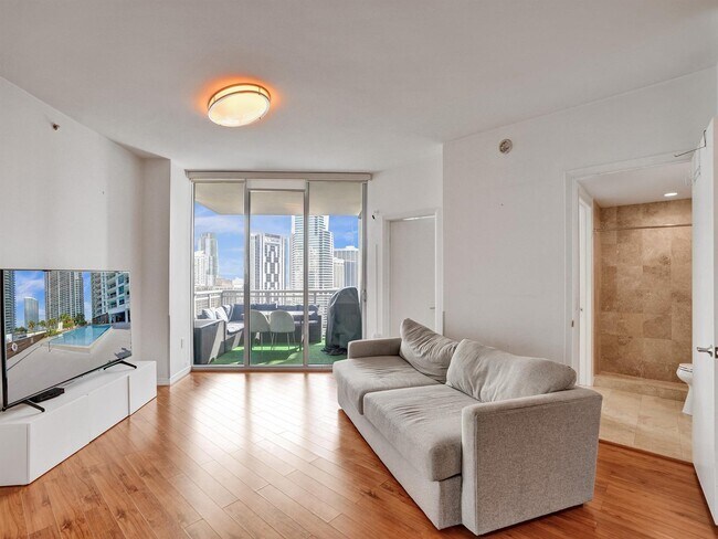 350 S Miami Ave, Unit 2805 in Miami, FL - Building Photo - Building Photo