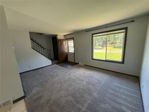 415 Belle Aire Dr in Champlin, MN - Building Photo - Building Photo