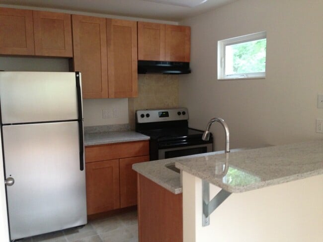 1738 Main St in Pleasant Valley, NY - Building Photo - Building Photo