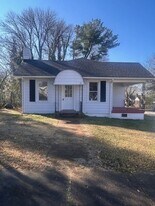 113 Edgeworth St in High Point, NC - Building Photo